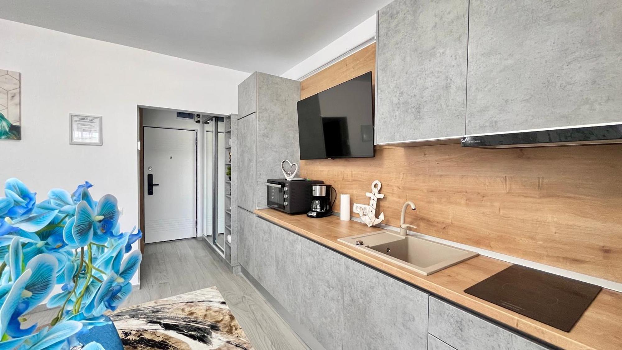 Cosmopolitan - Studio Pe Plaja Cu Vedere La Mare & Loc Parcare Gratis Năvodari Buitenkant foto